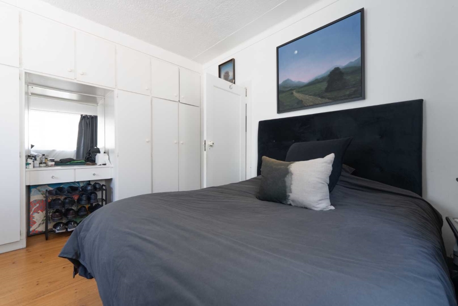 1 Bedroom Property for Sale in Vredehoek Western Cape